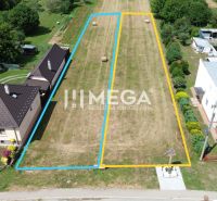 Plots - residential in Jasenov, bordered parcels, grassy terrain with a few trees.