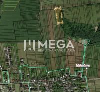 An aerial map shows agricultural and forest lands in Lackovce with parcel outlines.