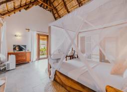 Zanzibar-house-for-sell-entrance.jpg