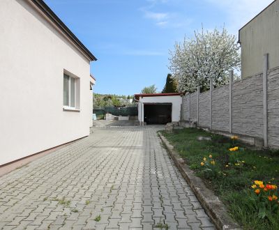 Renovated house with parking, Lamač