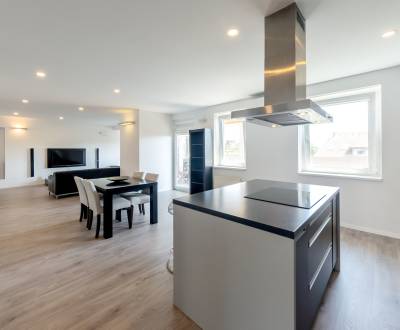 Spacious 3 bdr apartment, Stefanikova, Bratislava - Old town
