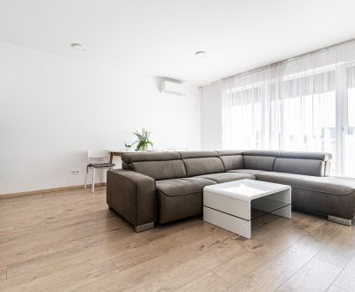 Beautiful 1bdrm apartment with view,parking