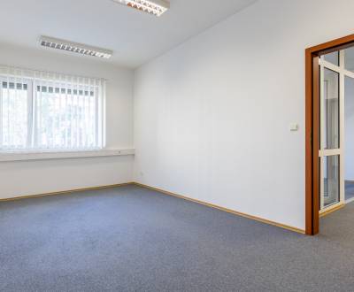 Bright office space, 118 m2, 2x parking, new building 