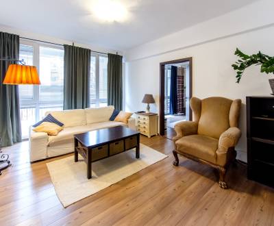 Beautiful 2bdr apt 93m2 with terrace 25m2, A/C, amazing area