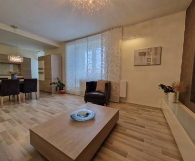 Rent Three bedroom apartment, Three bedroom apartment, Hviezdoslavova,