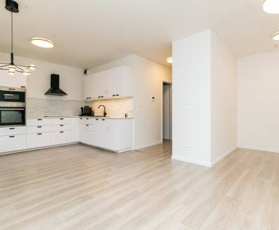 METROPOLITAN │Bright studio apartment with parking in a new building