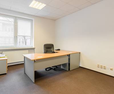 Spacious office space 120m2 with parking in wanted location