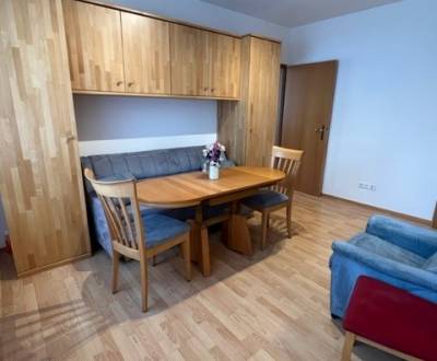 Newly renovated 2 room apartment 15 minutes near Bratislava in Lassee