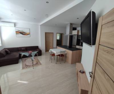 Rent Three bedroom apartment, Three bedroom apartment, Jaroslawska, Mi