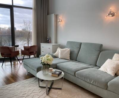 Sunny 1-bedroom apartment on the Danube riverside in Eurovea