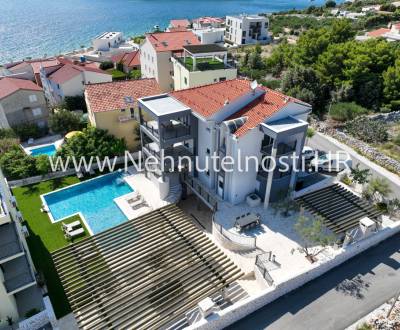 Exclusive Apartment Complex 100m from the Beach