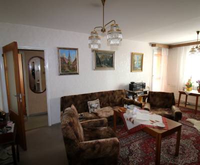 Predáme 4 izbovy byt na ulici Vladimíra Clementisa