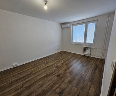 Predáme úplne komplet zrekonštruovaný 1-izbový byt v Galante TOP CENA