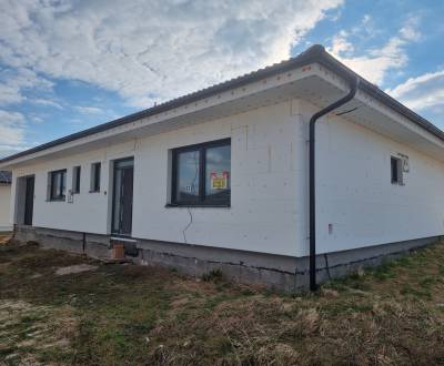 SALE - 5 roomed house with garage - Lužianky, RED OAK