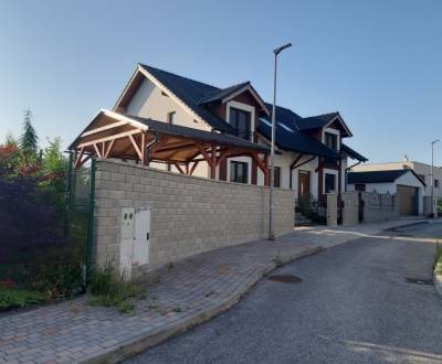 Likeable 5bdr house 150 m2, partily furnished, with fireplace, parking