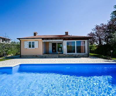 CROATIA - 3-room house 7 km from the town of POREČ
