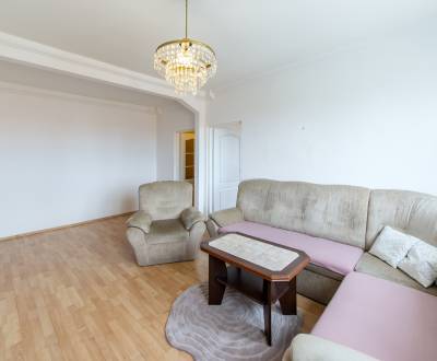 Pleasant 2bdr apt 75m2, with balcony in a good location