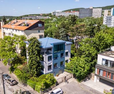 Sale of a 4-Storey Building with VariousUses in theOld Town,Bratislava
