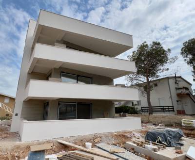 New building HR/Island VIR-Sale of new large-scale 3-room apartments 250m from sea, VIR