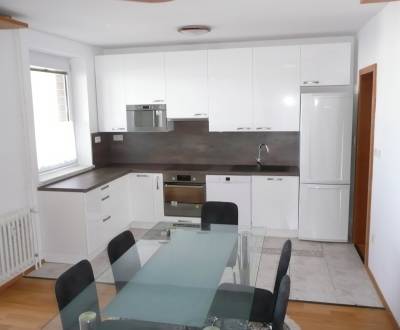 Spacious beautiful 3 bdr apt 86m2 with 2x loggia, parking  and view