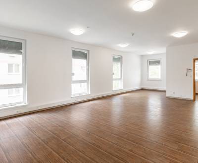 Office premises in family house 148m2, 1st floor, 4x parking