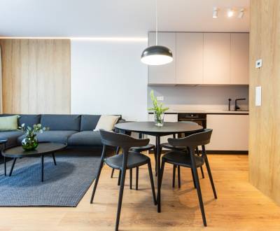 Modern new 1-bedroom apartment with loggia and parking