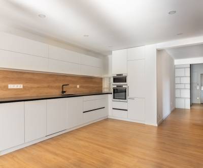 Sale Three bedroom apartment, Three bedroom apartment, Konštantína Čul