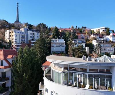 Luxurious 4  bedroom apartment at a prestigious address near Slavín