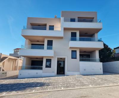 CROATIA - Apartments suitable for year-round living - MANDRE, PAG