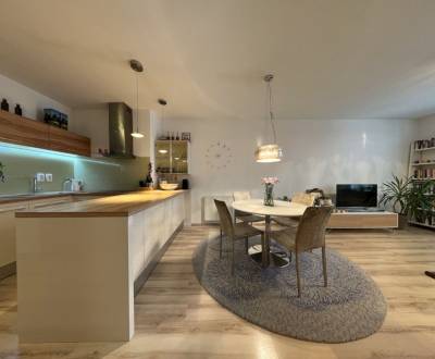 Spacious 3bdr apt 90m2, with two bathrooms, parking, CUBICON