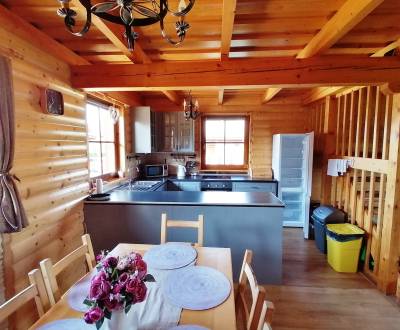 Charming Wooden Apartment House Near Liptovská Mara