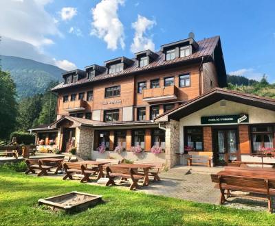 Charming Terchová Chalet: Renovated, Spacious, Ideal for Tourism