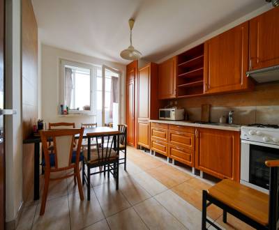 Sale Three bedroom apartment, Three bedroom apartment, Veternicová, Br