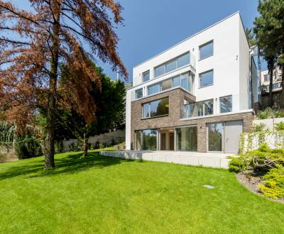 Unique 4-storey villa 500 m2, 3 terraces 100 m2, with garage, view 