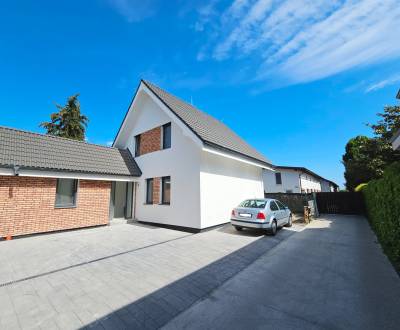 Sale Family house, Family house, Hradská, Bratislava - Vrakuňa, Slovak