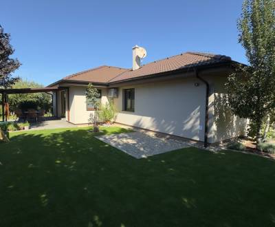 Practically designed 4-bedroom family house with beautiful land