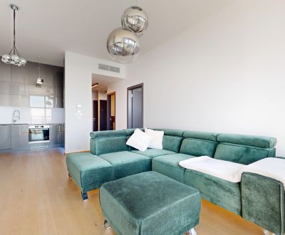 Modern 2-bedroom apartment in the iconic Eurovea Tower