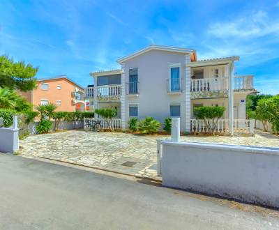 CROATIA - House with 4 apartments - VIR, Zadar