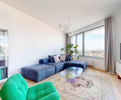 Design apartment on the 25th floor with a castleview 