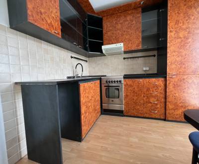 Rent Three bedroom apartment, Three bedroom apartment, Bošániho, Brati