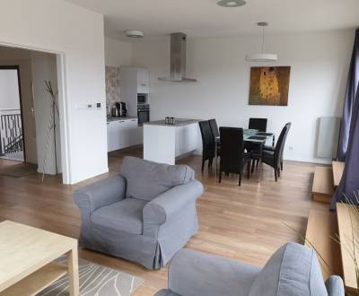 FOR RENT- 3 roomed fat in the city center with a large terrace - Nitra