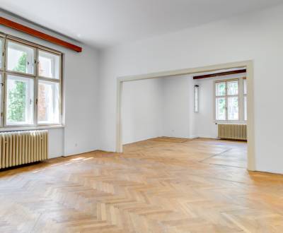 Spacious Historical 3-Room Apartment in Bratislava's Staré Mesto