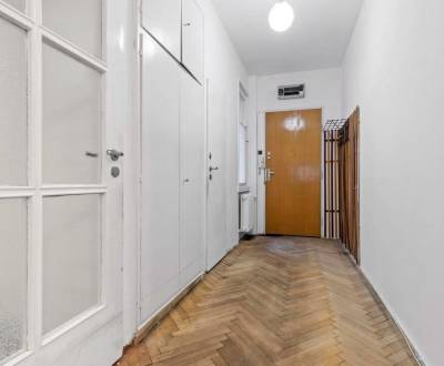 Sale Three bedroom apartment, Three bedroom apartment, Gorkého, Bratis