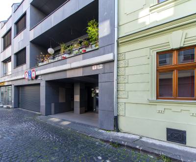 Parking space in the underground garage, WEINHAUER