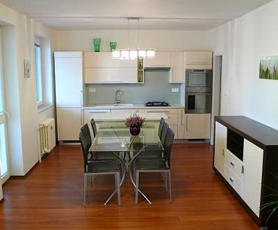 Rent Three bedroom apartment, Three bedroom apartment, Martinengova, B