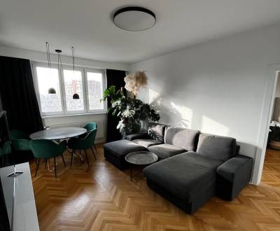 Exceptional, stylish 2bdr 73 m2, with loggia and balcony, cellar