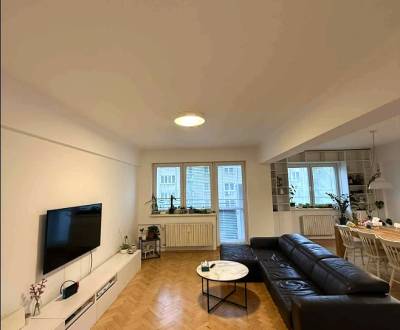 Rent Three bedroom apartment, Three bedroom apartment, Blumentálska, B