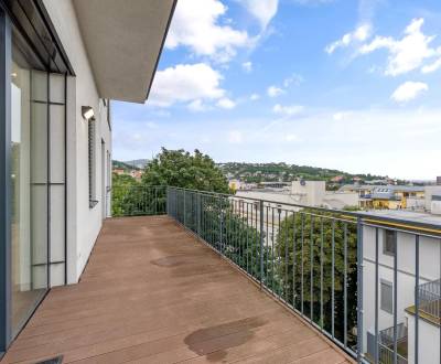 NUERA︱Luxurious 3 BED Apartment in the Old Town for rent