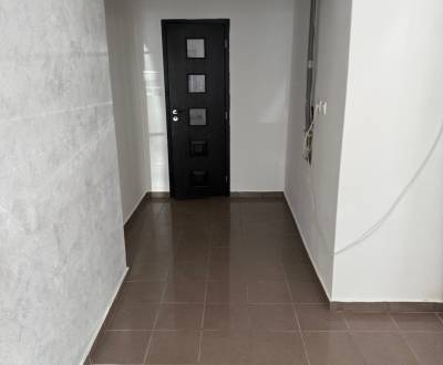 Rent Commercial premises, Commercial premises, Saratovská, Levice, Slo