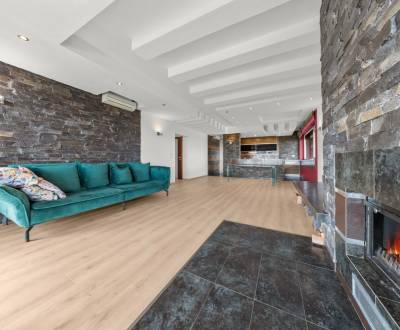 190 m2 BIG PENTHOUSE with CHIMNEY, TERACCESS and QUIET VIEW OF CITY